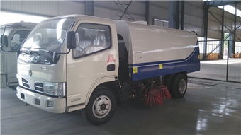 東風(fēng)福瑞卡掃路車 高效清掃機(jī)械的綠色守護(hù)者